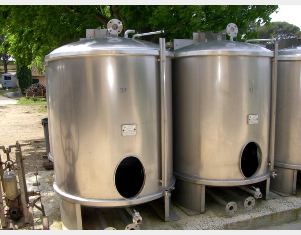 Cuve INOX 304 de 2.500 litres - Fond bombé sur pieds
