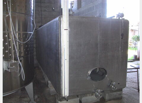 Cuve de stockage INOX , 120 hls - Rectangulaire fond plat incliné