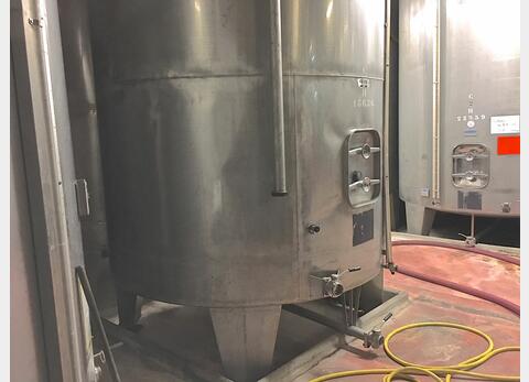 Cuve inox ferm&eacute;e sur pieds