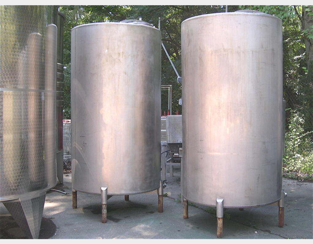 Cuve de stockage INOX - Volume : 22 hectos (2200 litres)