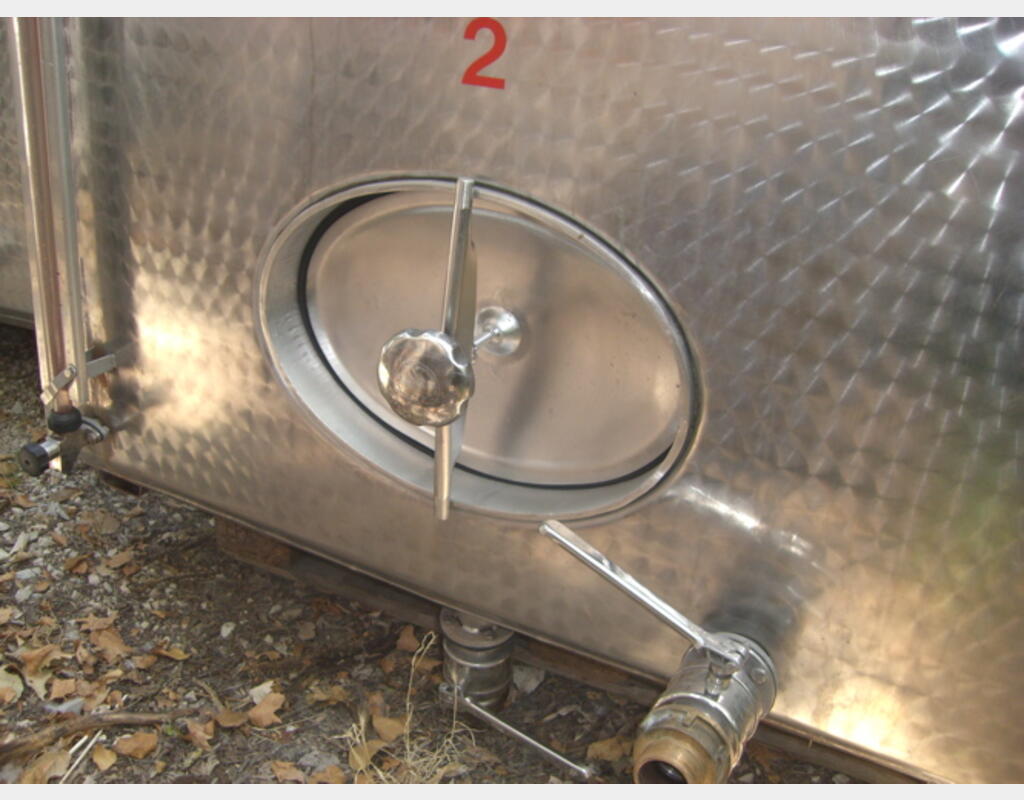 Cuve de stockage en INOX - Volume : 25 HL (2500 litres)