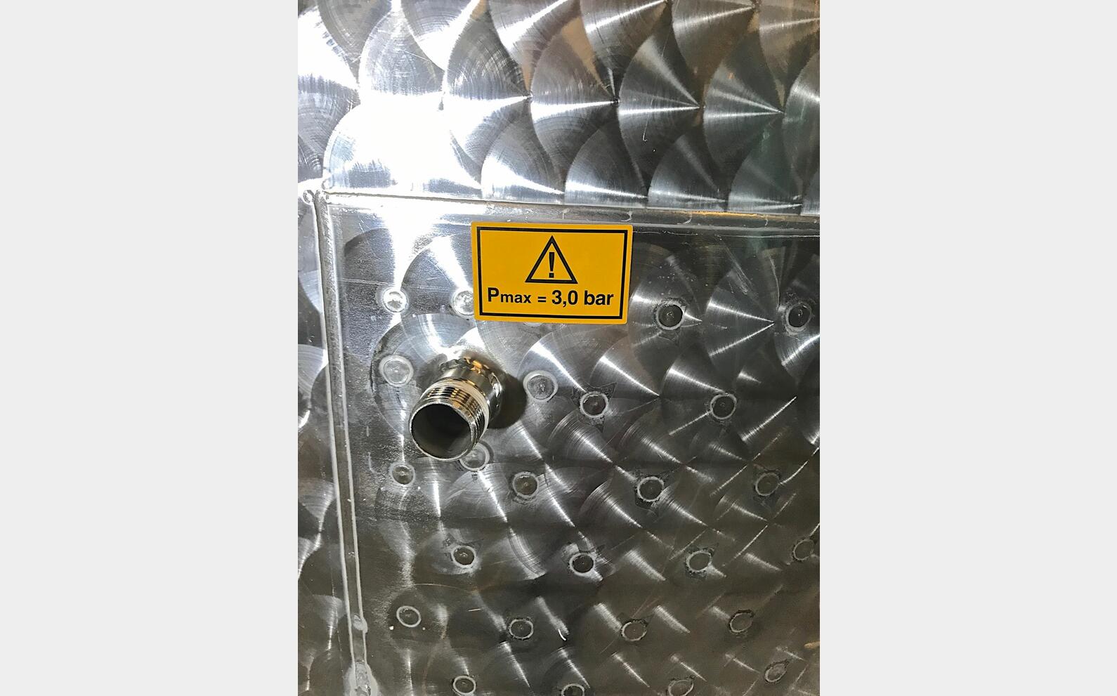 Cuve inox 304 fond bomb&eacute; chap flottant MATERIEL NEUF