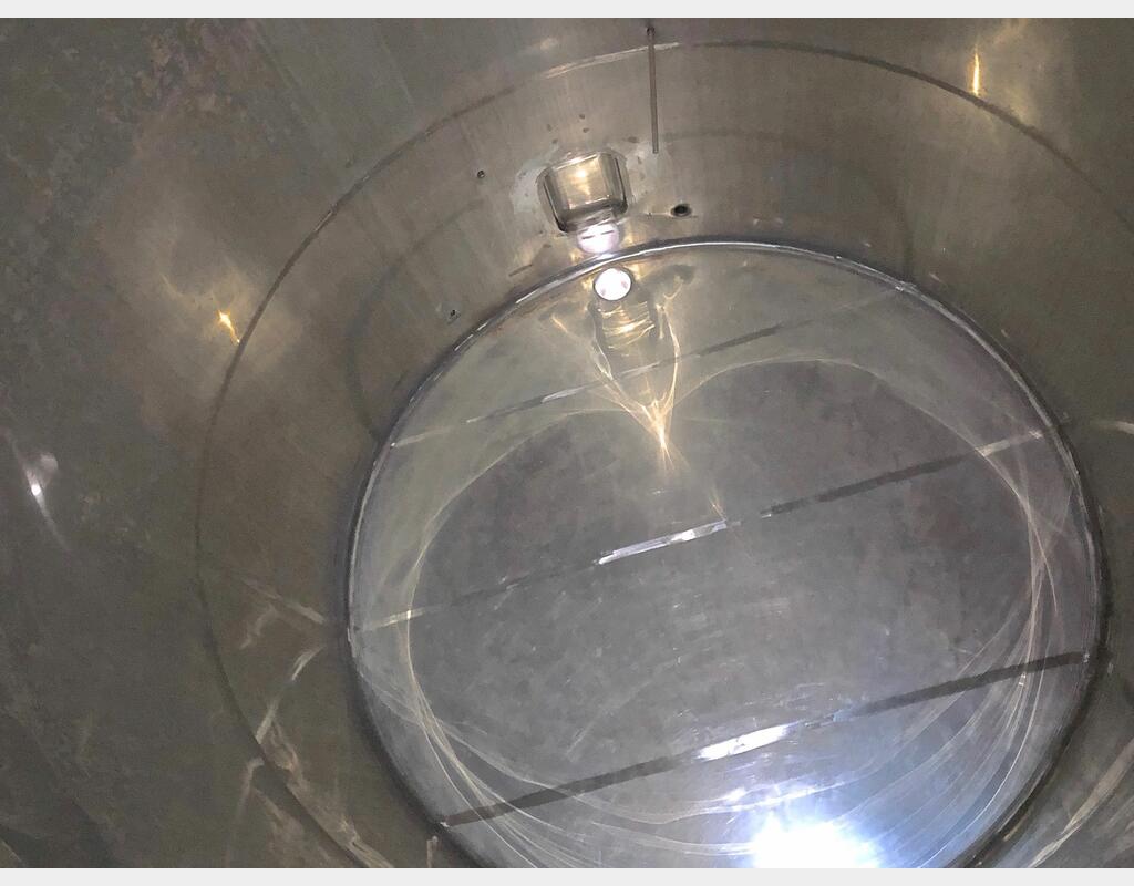 Cuve fermée en Inox AISI 304 - isolée de 46 700 litres