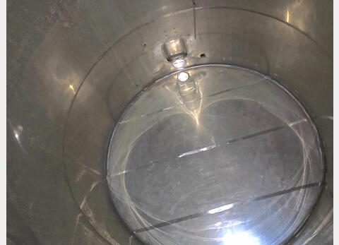 Cuve inox 304 ferm&eacute;e isol&eacute;e