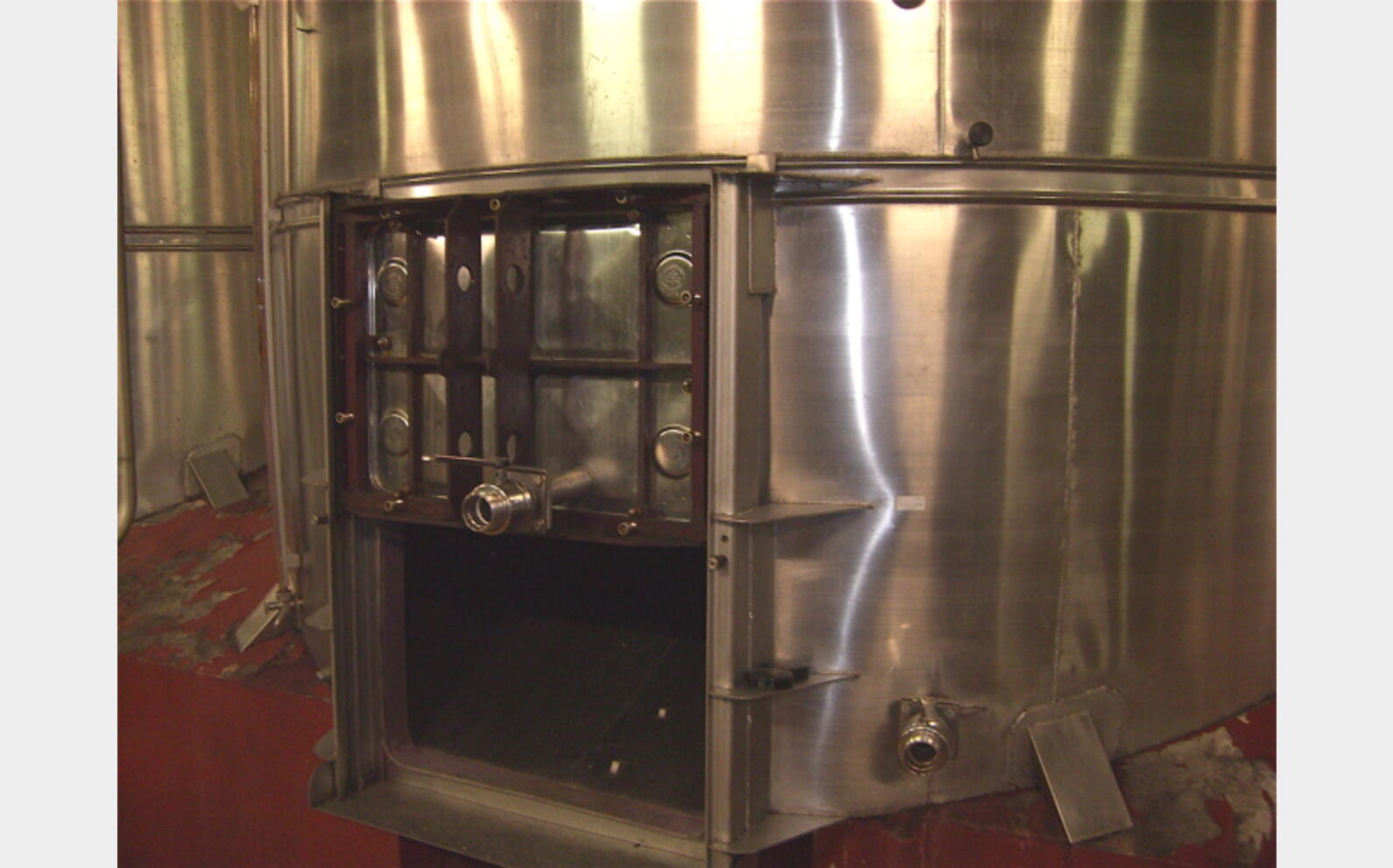 cuve vinification INOX 304 Volume : 32500 litres (325 hecto)