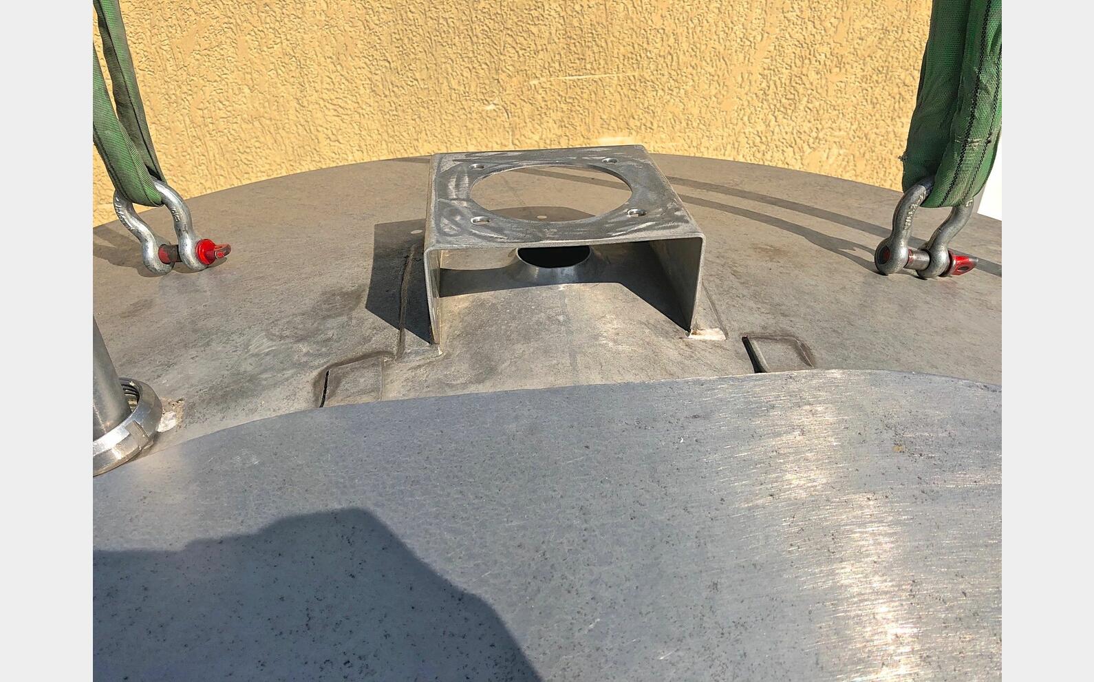 Vertical cylindrical stainless steel tank LSDH18
