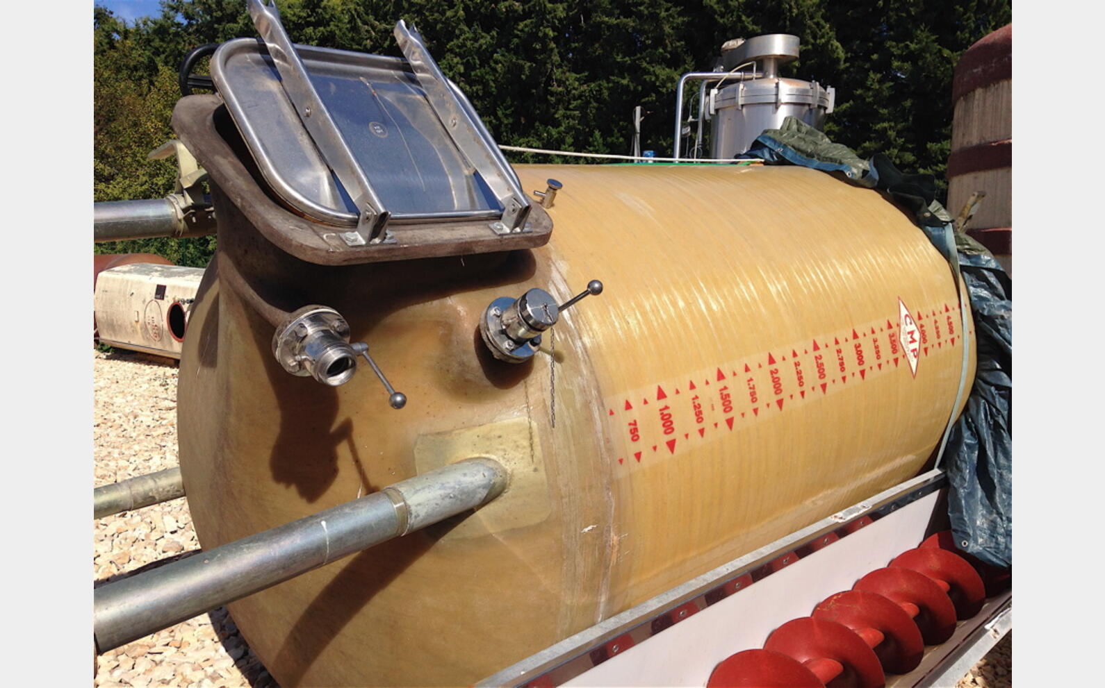 cuve &agrave; chapeau flottant polyester Volume : 50 hecto (5000 litres)