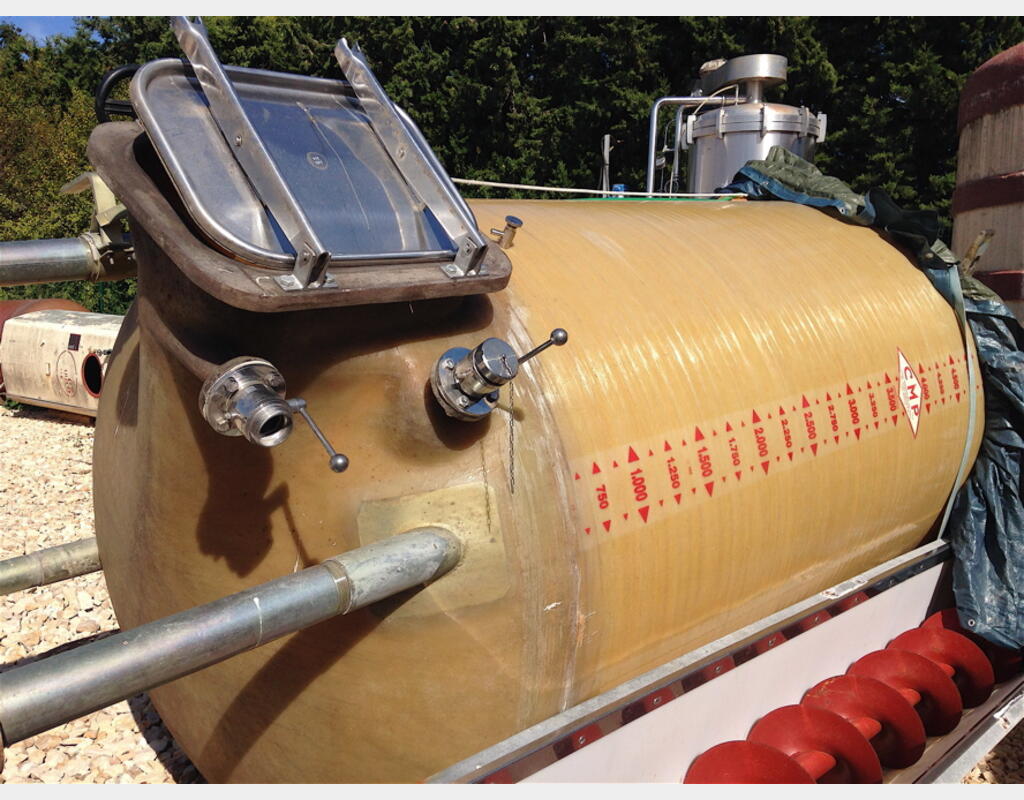 cuve &agrave; chapeau flottant polyester Volume : 50 hecto (5000 litres)