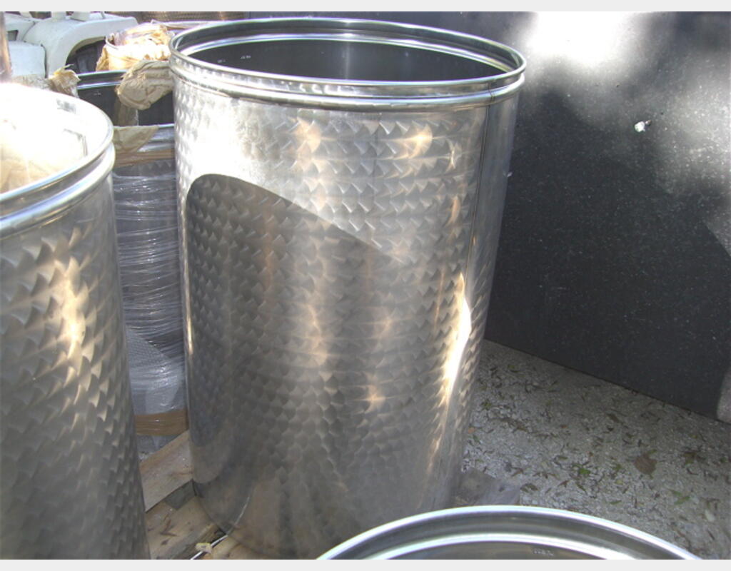 Cuve inox 304  &agrave; chapeau flottant MATERIEL NEUF