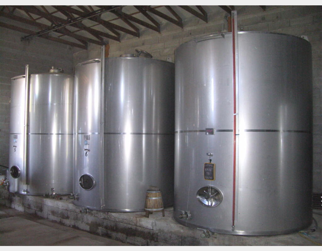 Cuve de stockage INOX , 150 hls - Verticale fond plat , de marque VELO