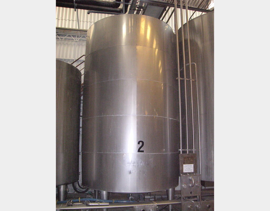 Cuve de stockage verticale de 30 m3 - INOX 304, Isoléé , agitée