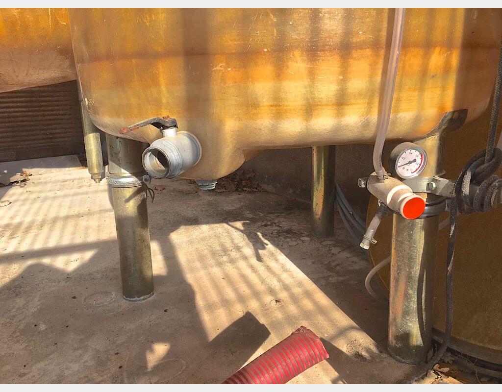 Cuve fibre cylindrique verticale - de 15 hls (1 500 l)