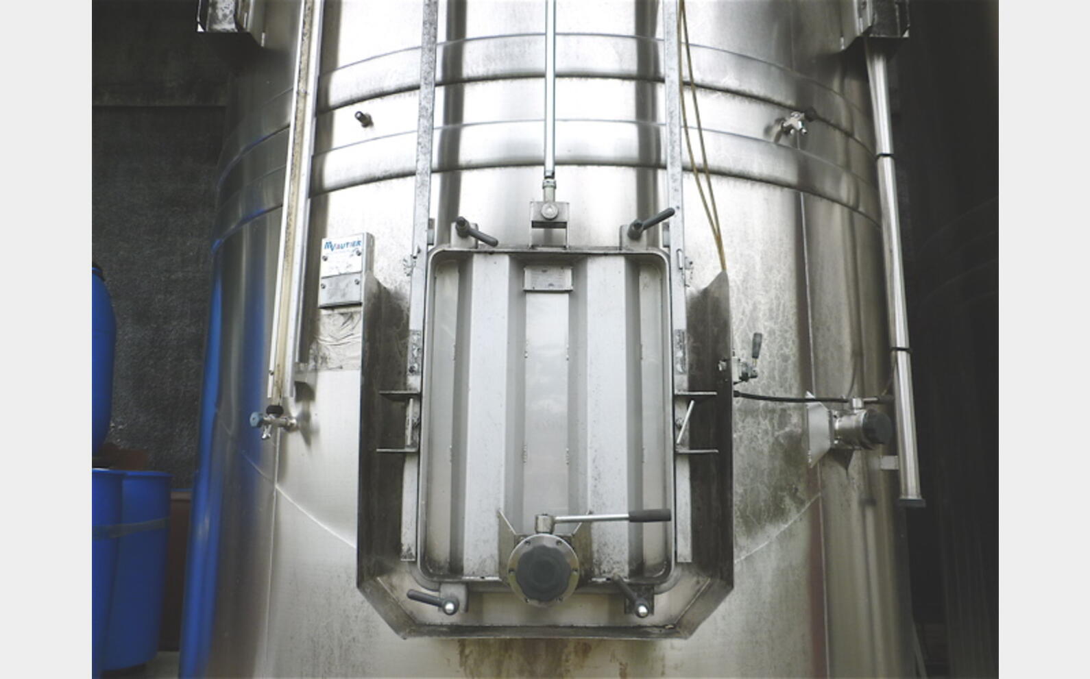 Cuve INOX 316L pente 50% sur jupe Provenance : distillerie