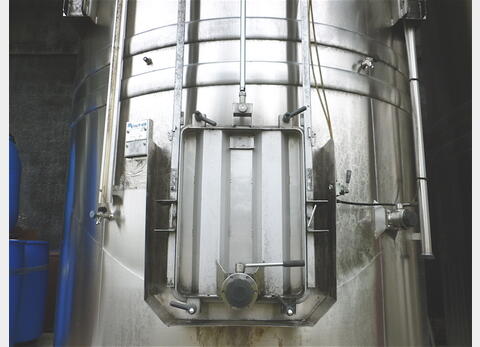 Cuve INOX 316L pente 50% sur jupe Provenance : distillerie