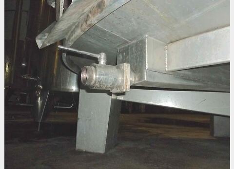 Cuve inox ferm&eacute;e sur pieds