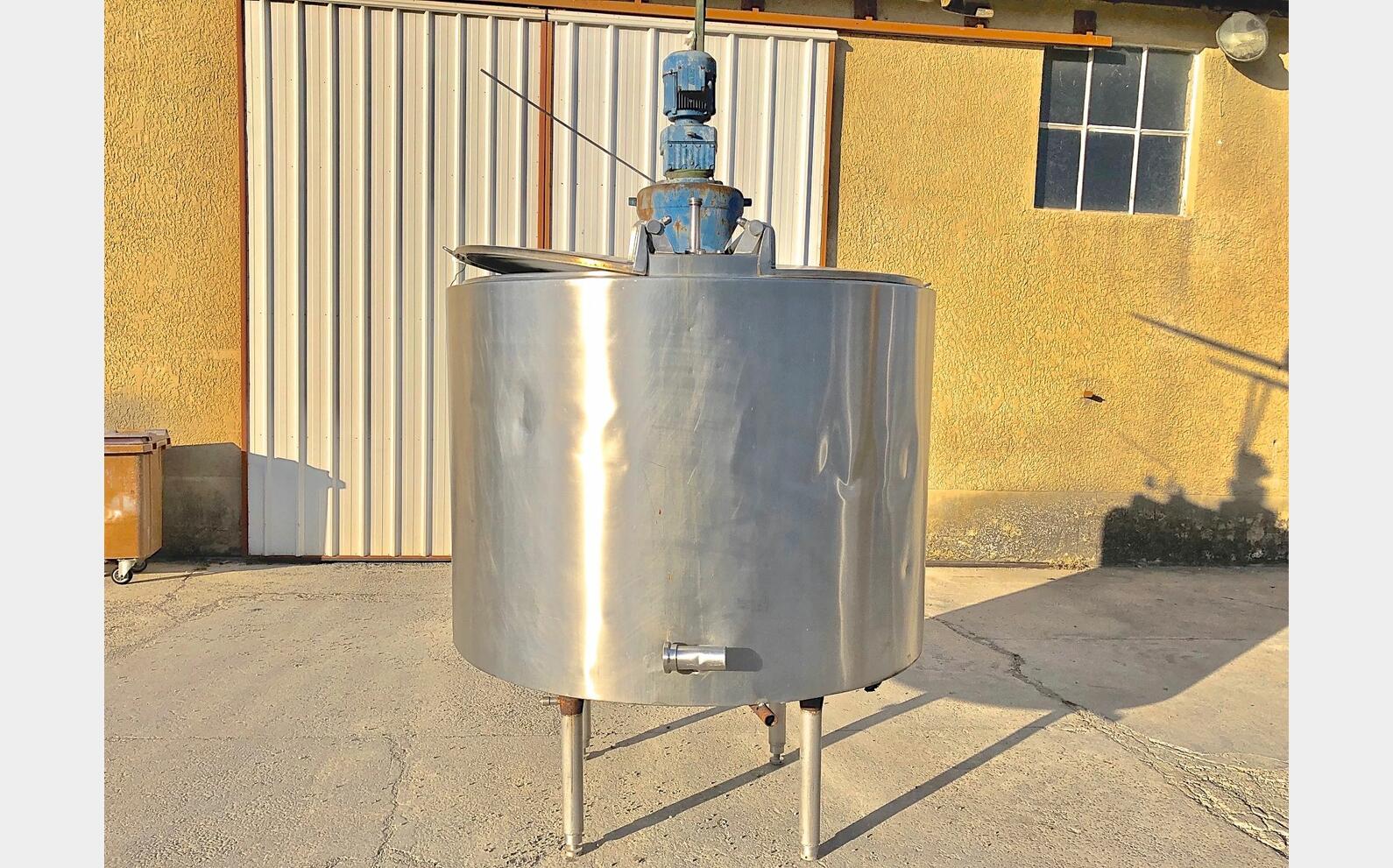 Cuve inox agit&eacute;e isol&eacute;e LSDH18