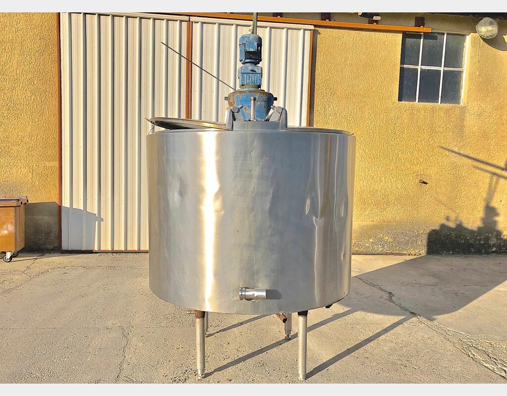 Cuve inox agitée isolée - Volume : 2500 litres