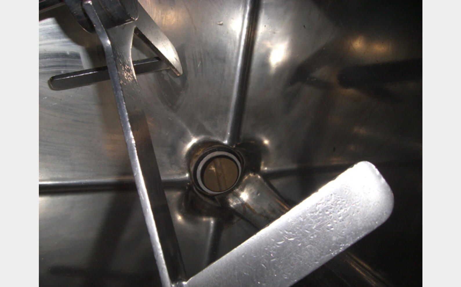 Cuve de m&eacute;lange inox 1000L