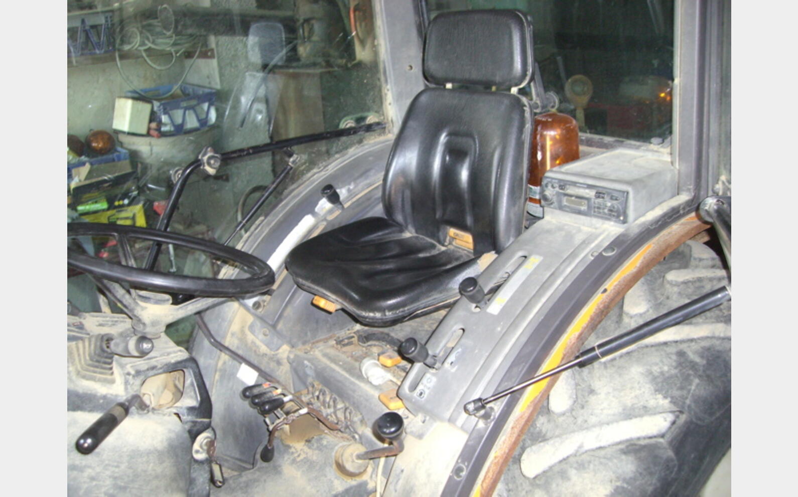 Tracteur RENAULT Ann&eacute;e : 1998