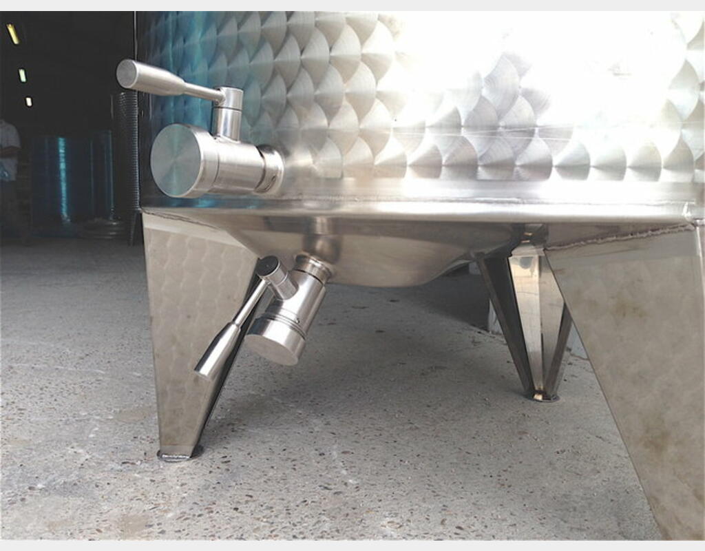 Cuve Inox fond bombé chapeau flottant - sur pieds Capacité 1000 L