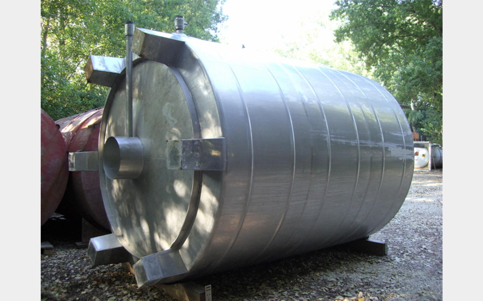 2 cuves de stockages 28 m3 Provenance : vinicole. Marque : CIVIDAC