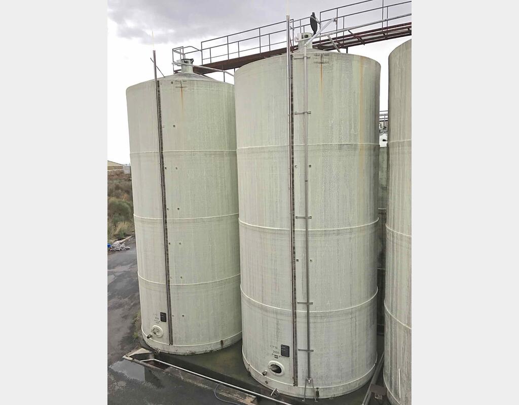 Cuve fibre de verre - de 2000 hls (200 000 L)