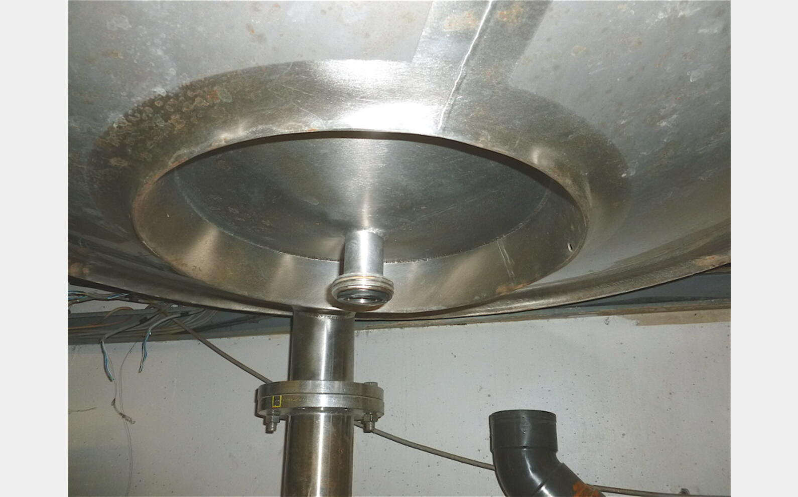 Cuve INOX 316L virole et fond isol&eacute;e Volume : 1500 litres