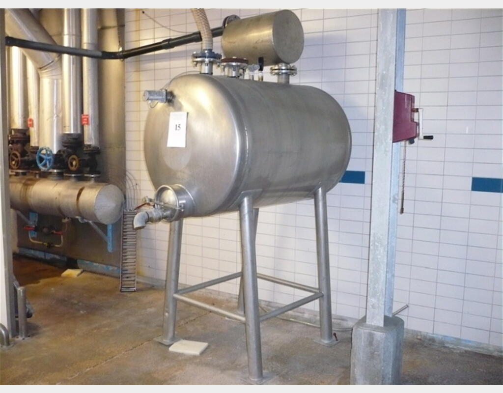cuve de stockage INOX de 900 litres