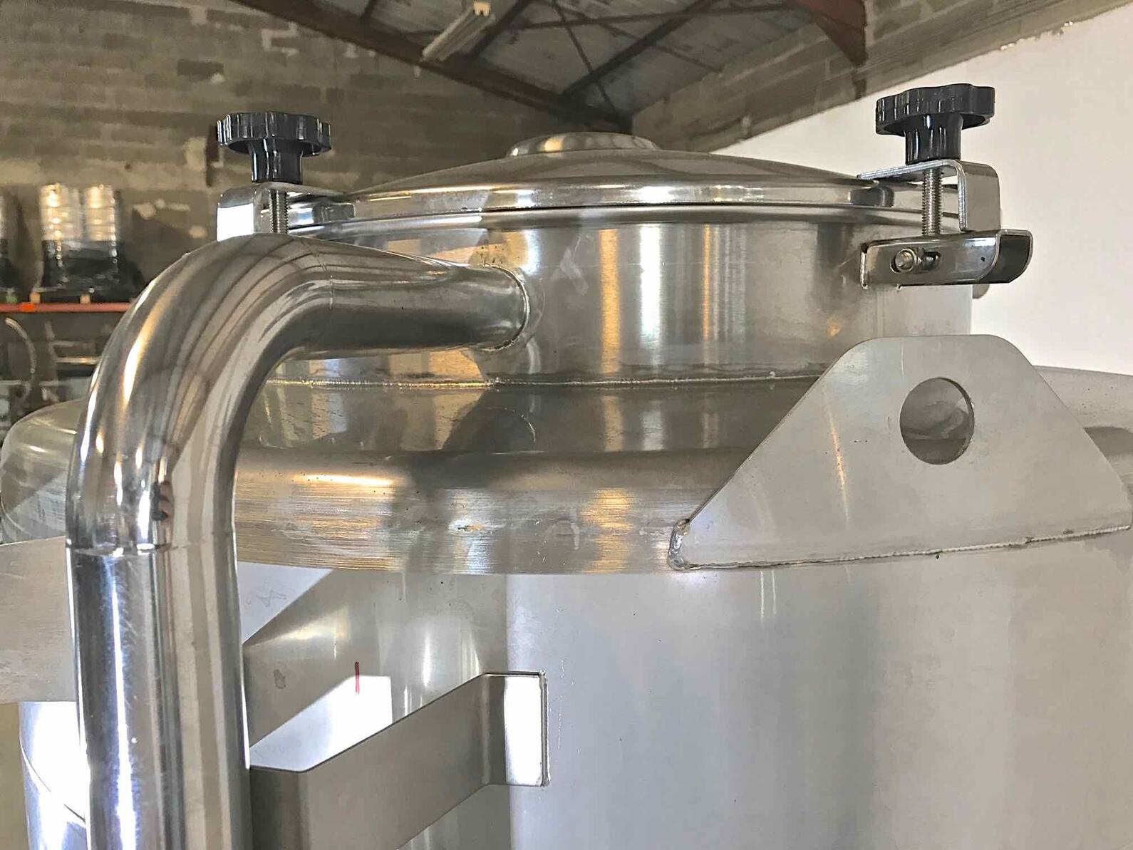 304 stainless steel tank - Closed - On feet - Cylindrical-conical