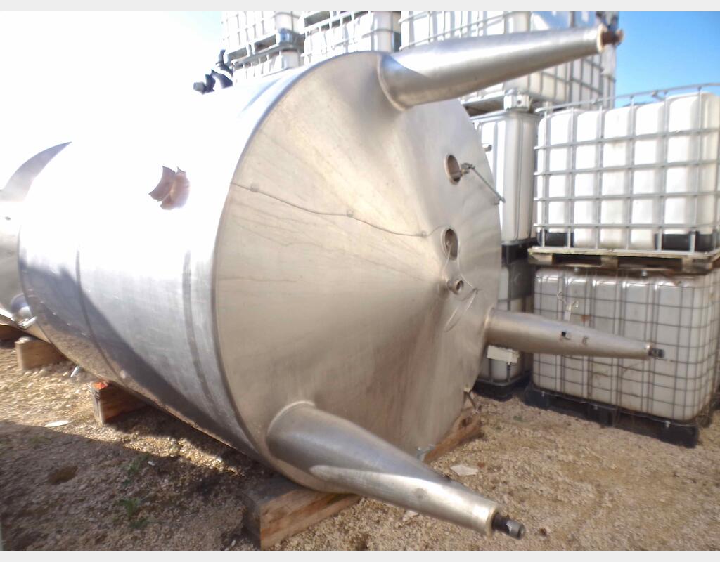 Cuve isolée , agitée , et circuit - volume : 10 000 litres