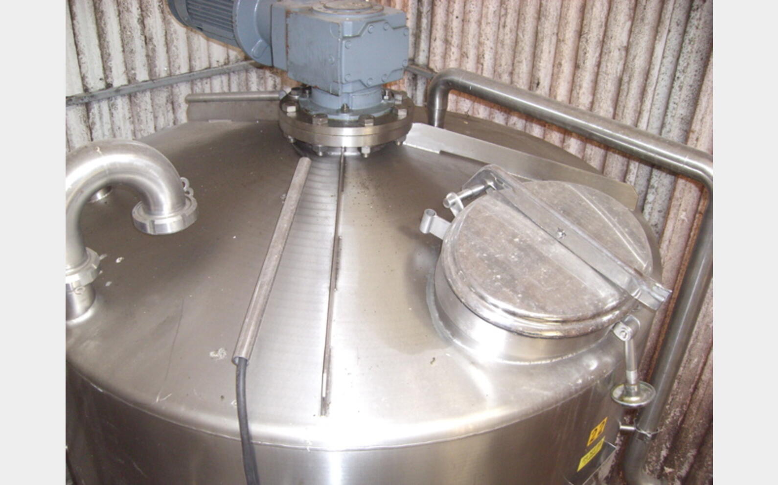 Cuve inox 316L agit&eacute;e de 1.500 litres Cuve agit&eacute;e , mobile