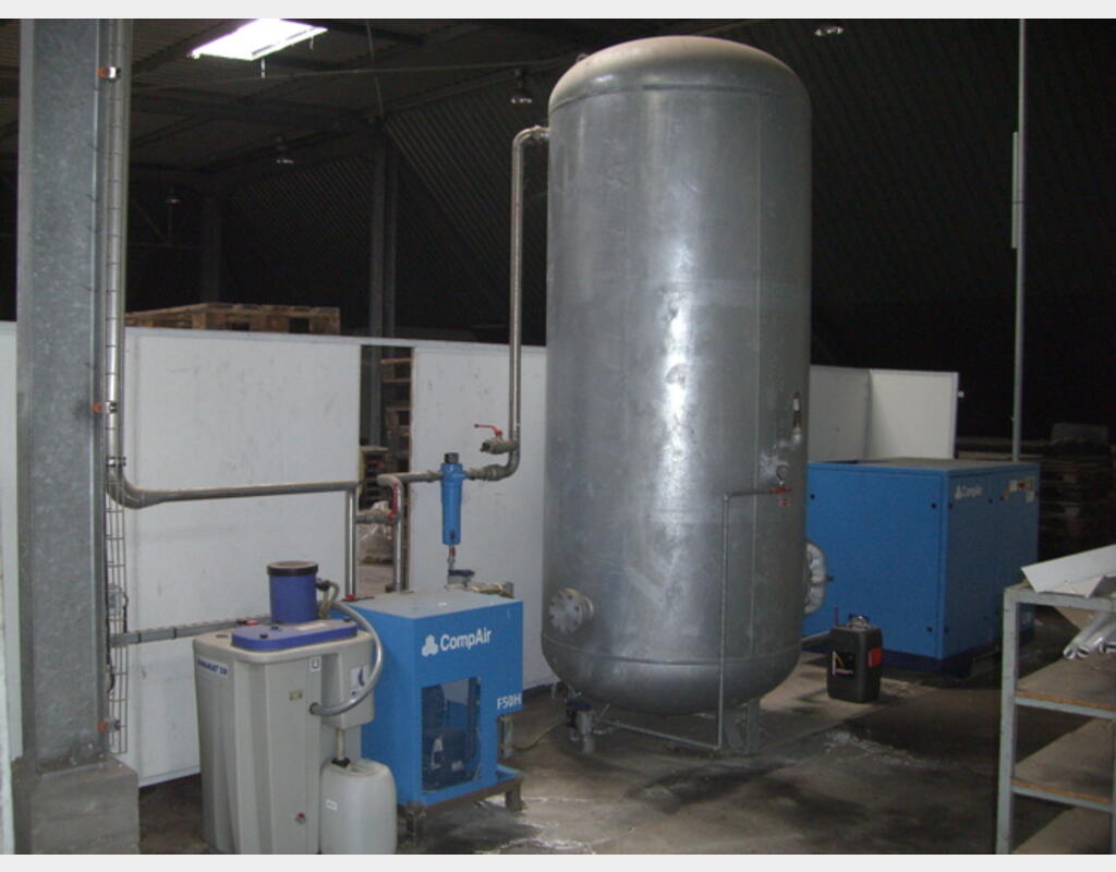 Compresseur COMPAIR avec cuve et - système de filtration