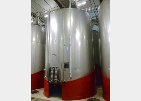 Cuve INOX serpentin int&eacute;rieur Volume : 375 HL (37500 litres)
