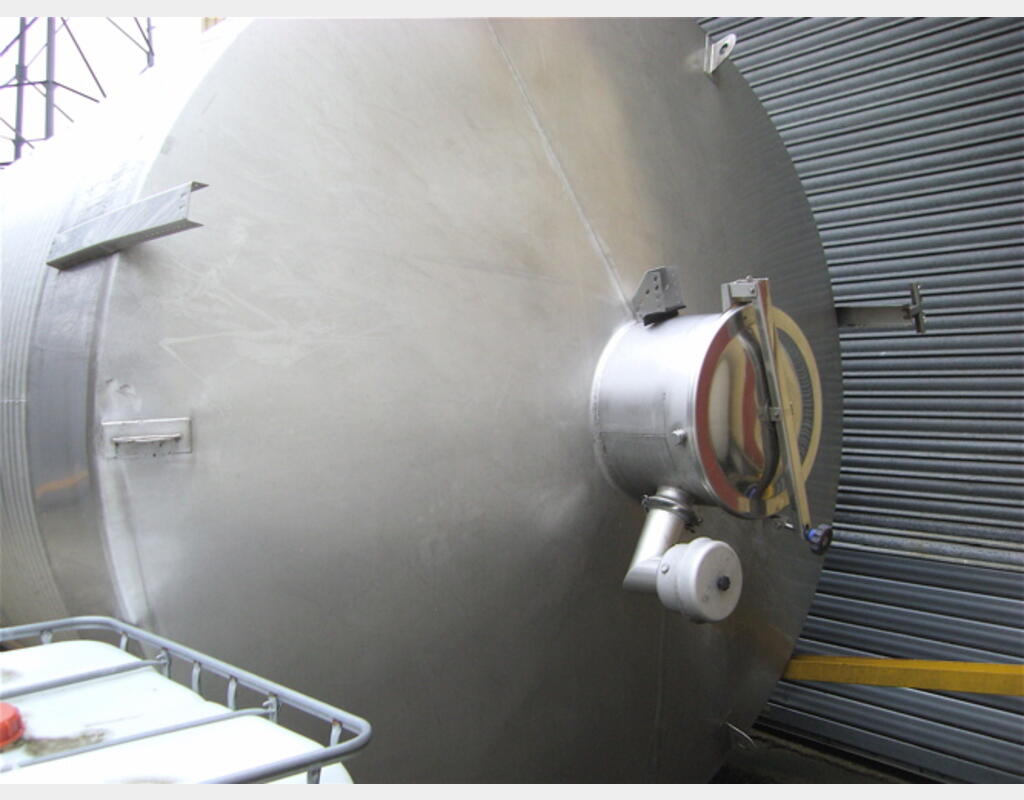 Cuve de stockag INOX304L de 34000 litres - Fond plat incliné sur pied, marque WTS