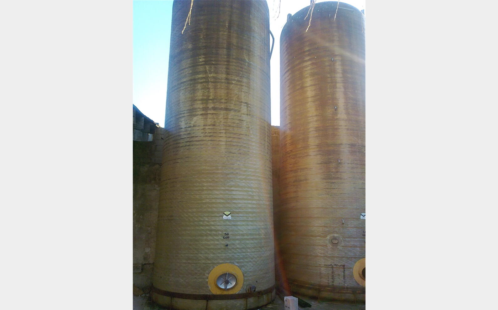 Cuve polyester de 60 000 L Provenance : Vinicole
