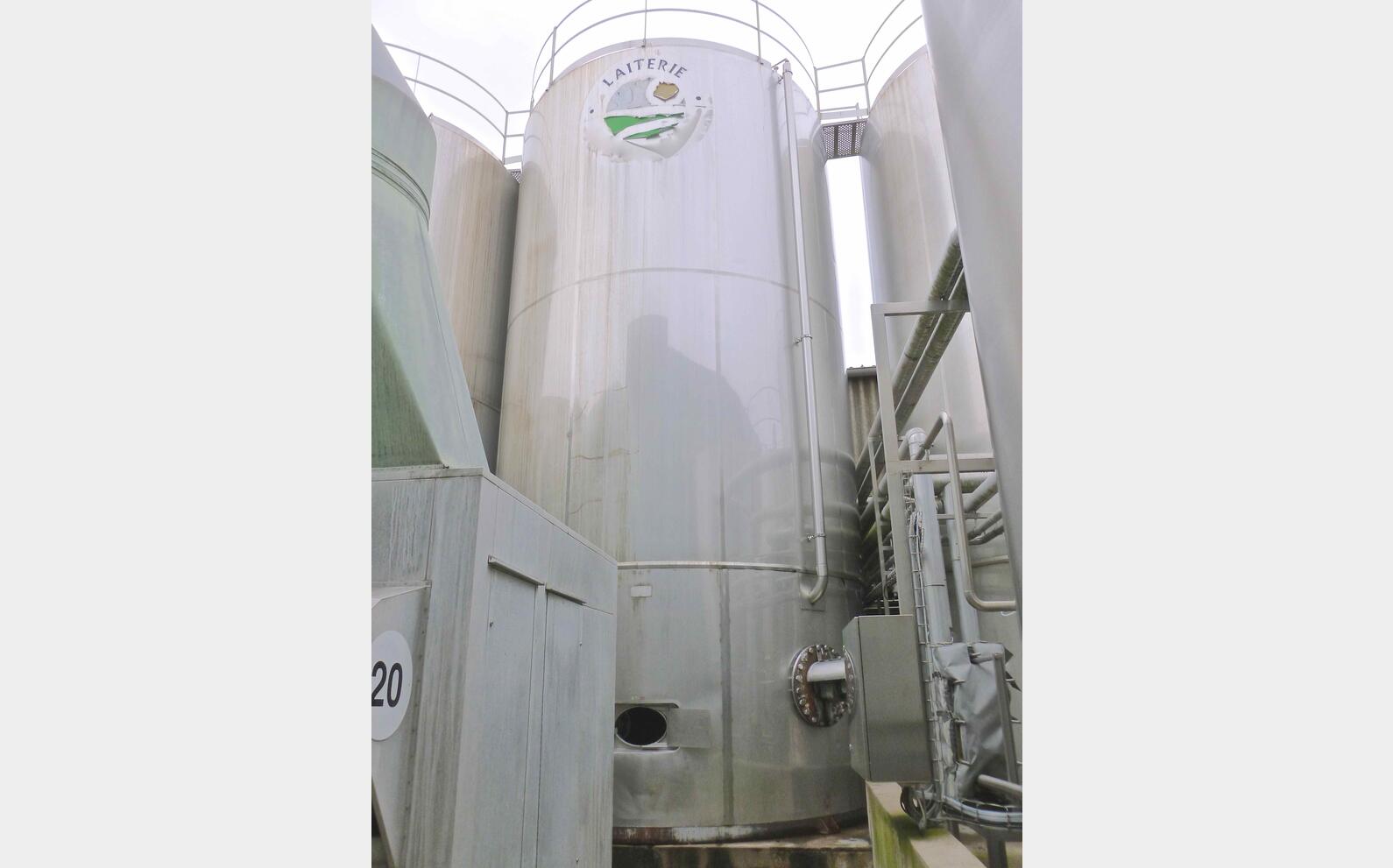 Cuve inox cylindrique verticale