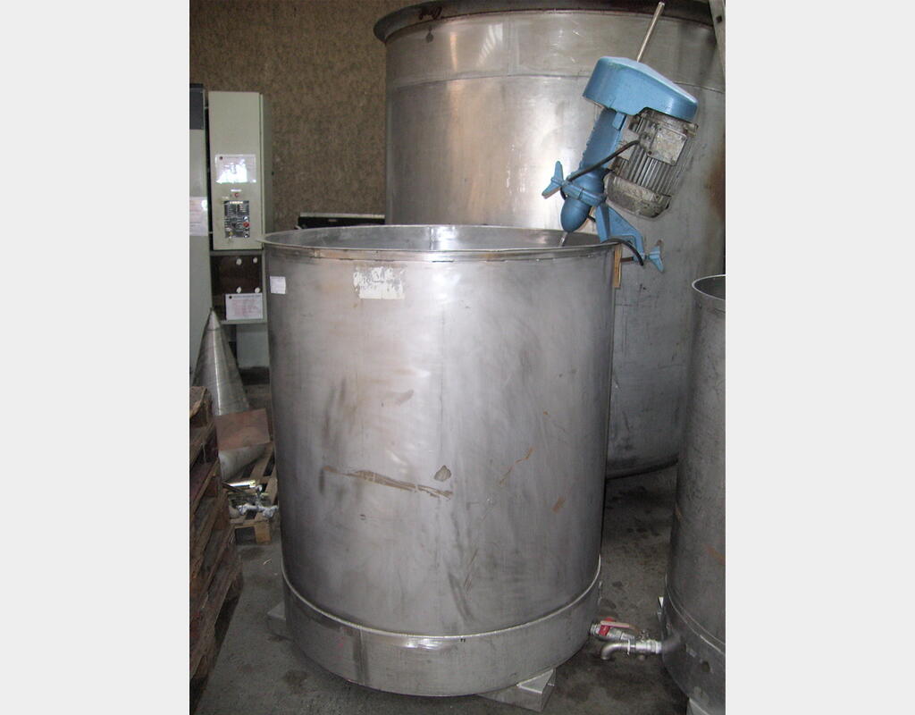 Cuve inox de 1000 litres avec agitateur