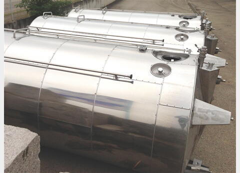 Cuve INOX 316L isol&eacute;e + drapeaux 6,5 m2