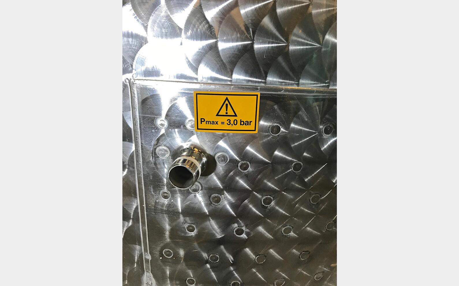 Cuve inox 304 fond bomb&eacute; chap flottant MATERIEL NEUF