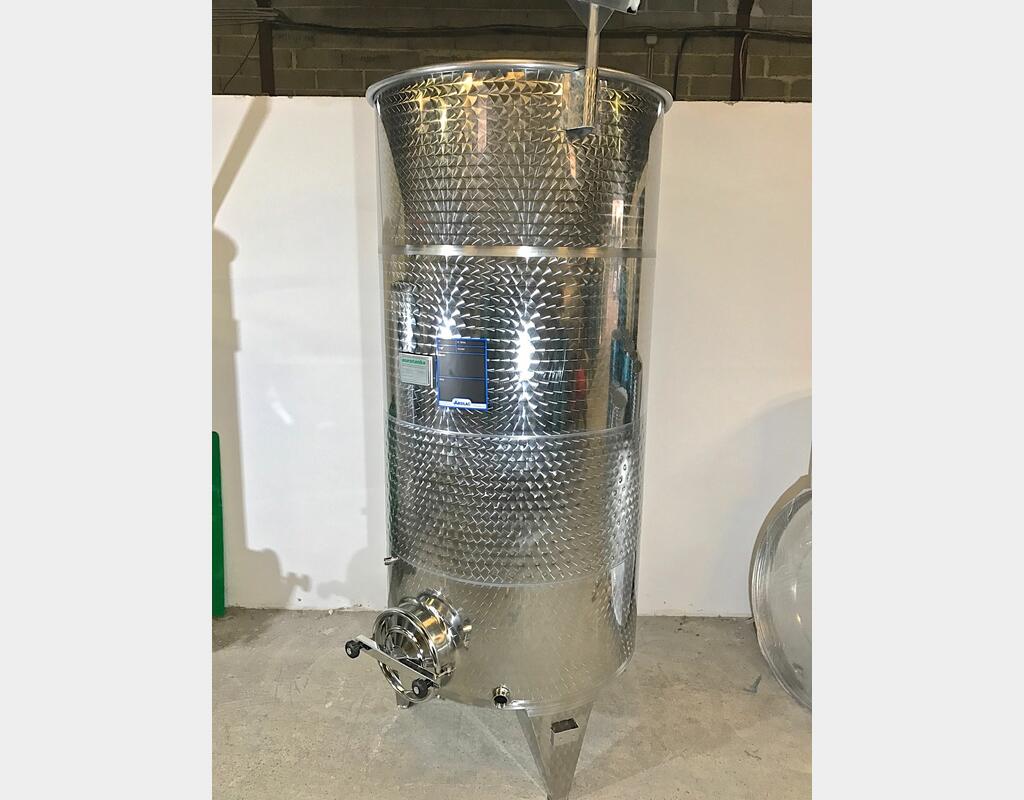 Cuve Inox fond conique chapeau flottant - sur pieds Capacité 1500 L