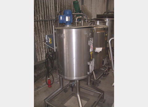 1 cuve inox 316L agit&eacute;e de 200 litres