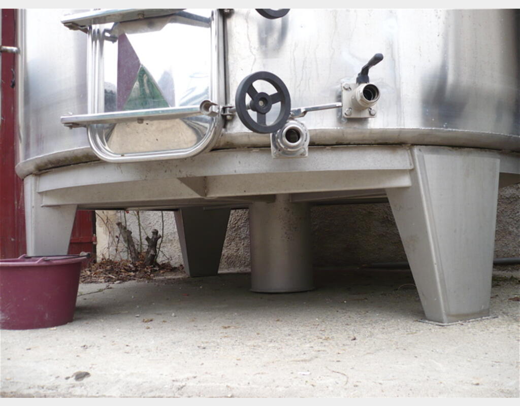 cuve de stockage INOX 304 de 150 hls - cylindrique verticale sur pieds