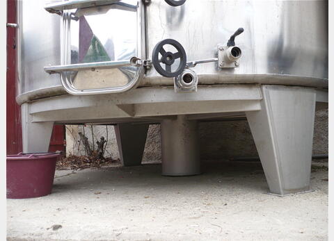 cuve de stockage INOX 304 avec serpentin provenance vinicole