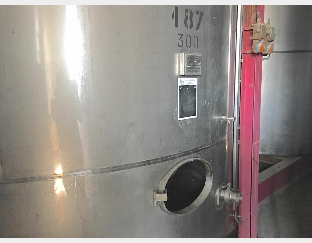 Cuve Inox cylindrique verticale - fond plat de 30 000 litres