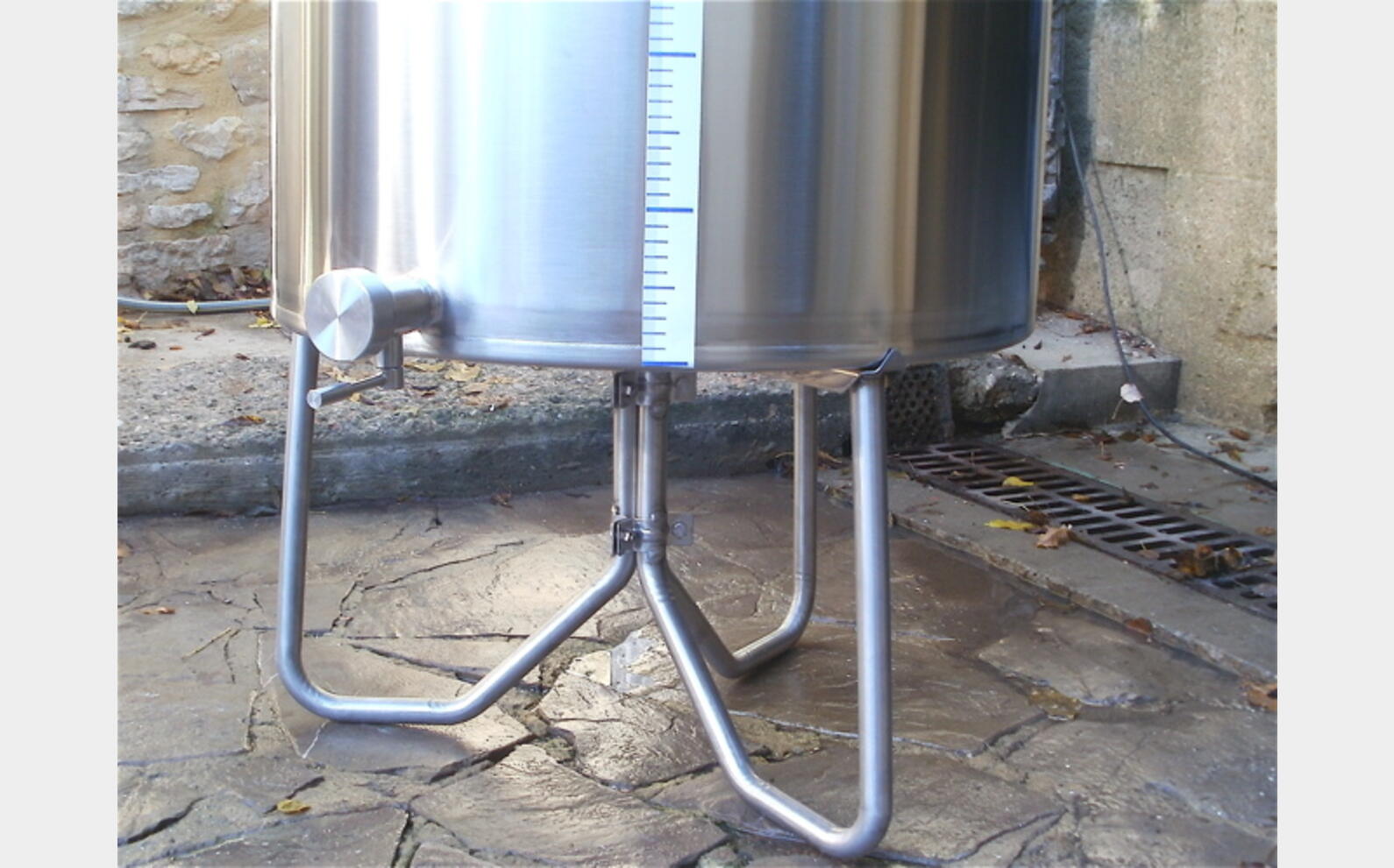 Cuve inox 304 &agrave; chapeau flottant MATERIEL NEUF