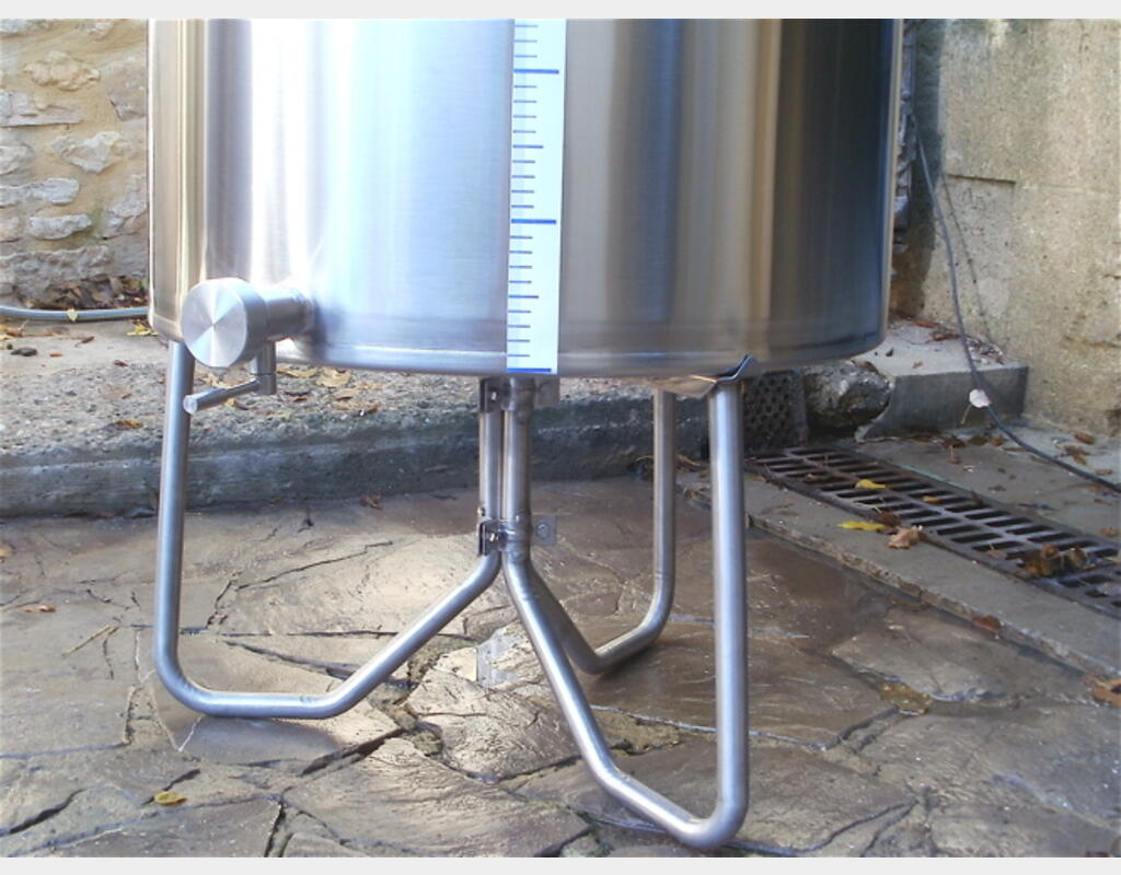 Cuve Inox fond plat à chapeau flottant - avec socle  inox  - Capacité 400 L
