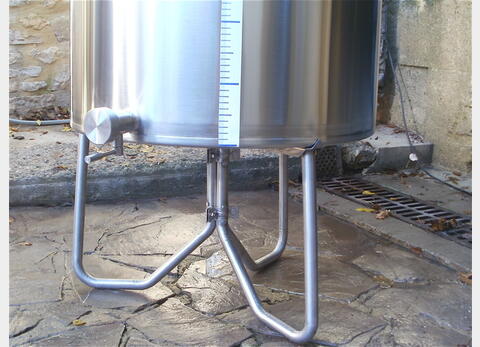 Cuve Inox fond plat à chapeau flottant - avec socle  inox  - Capacité 400 L