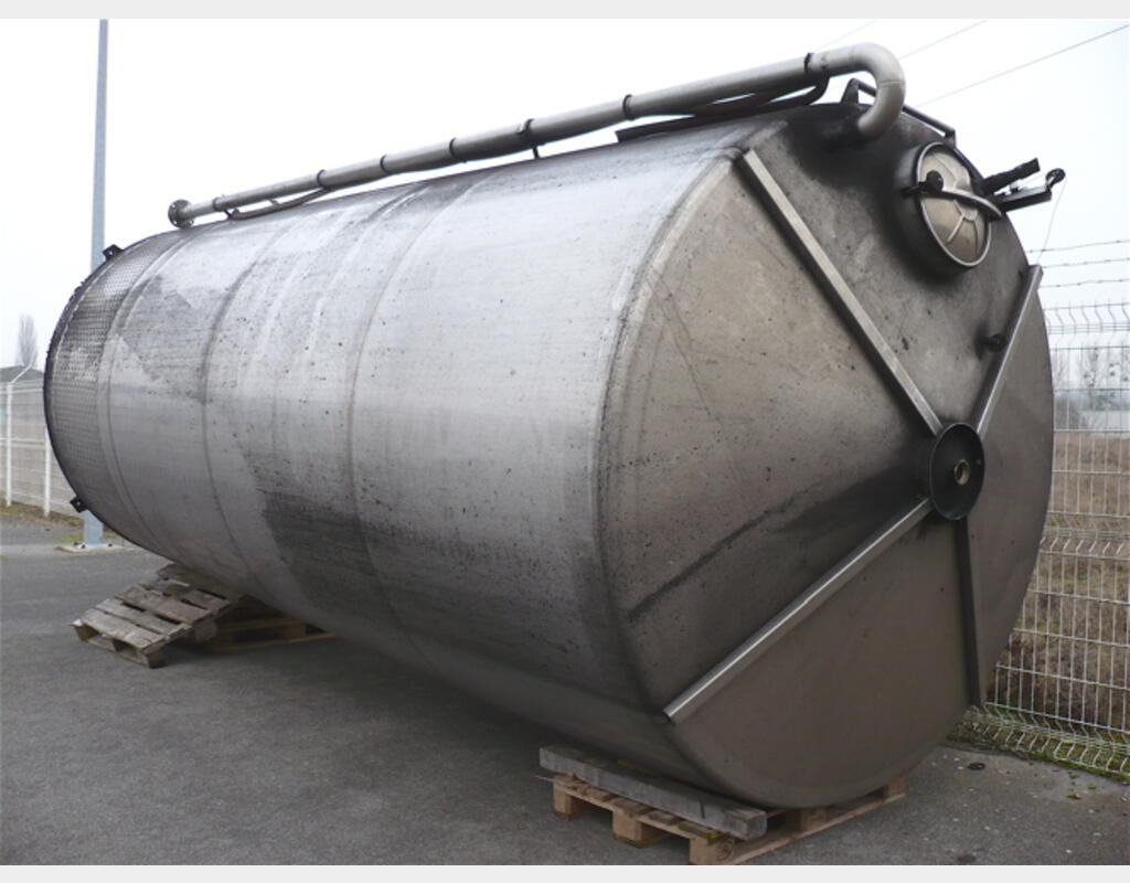 Cuve de stockage en INOX - Volume : environ 30.000 litres