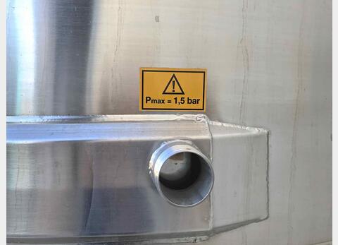 cuve INOX ferm&eacute;e sur pieds de 5300 litres MATERIEL NEUF