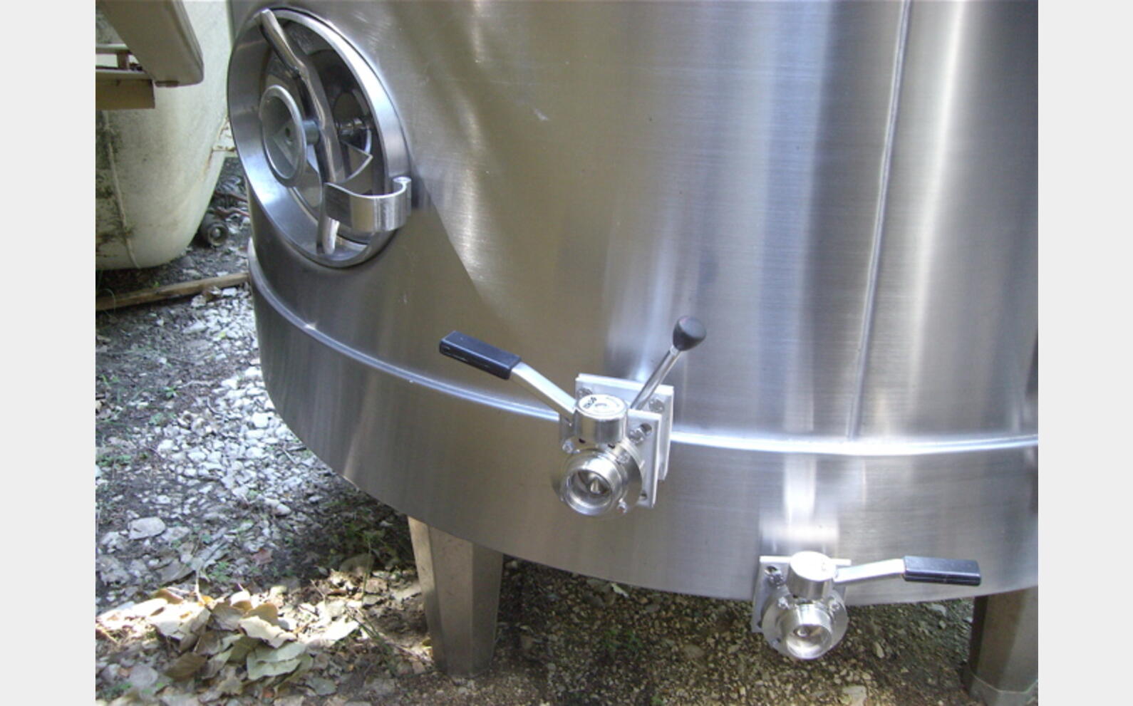 Cuve inox Lagouarde 70hls Ann&eacute;e : 1990. Provenance : vinicole
